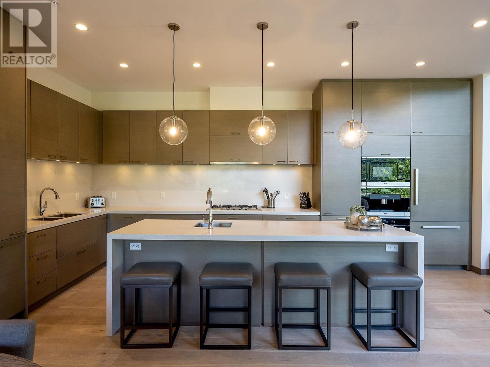 5 3075 Hillcrest Drive, Whistler, British Columbia  V8E 0T9 - Photo 6 - R2796279