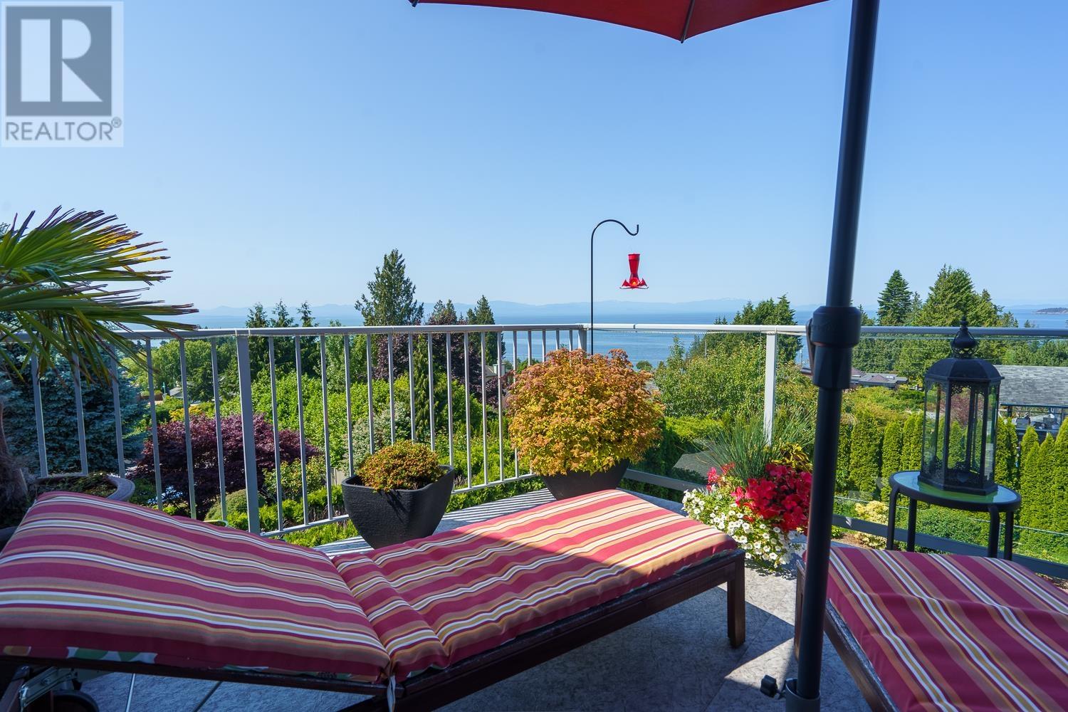 4857 Bluegrouse Drive, Sechelt, British Columbia  V0N 3A2 - Photo 11 - R2793236
