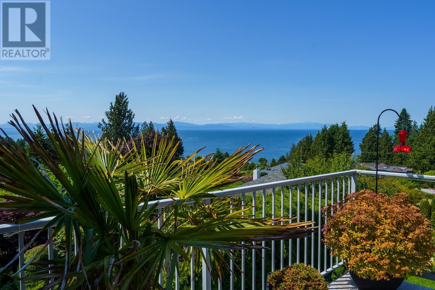 4857 Bluegrouse Drive, Sechelt, British Columbia  V0N 3A2 - Photo 13 - R2793236