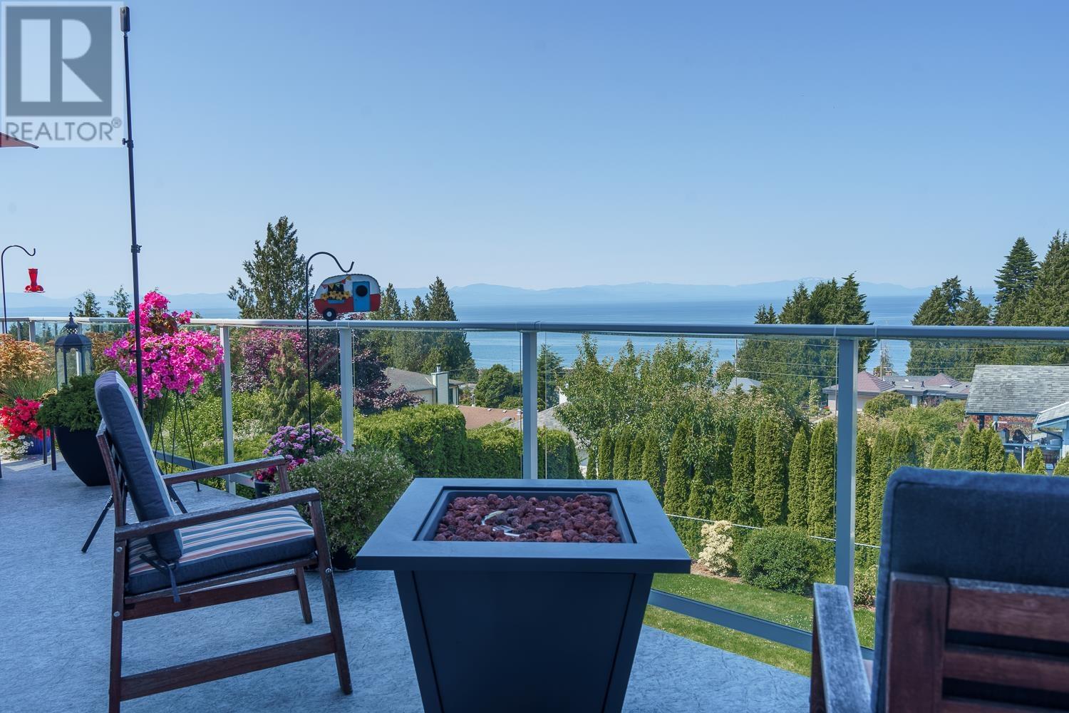 4857 Bluegrouse Drive, Sechelt, British Columbia  V0N 3A2 - Photo 12 - R2793236
