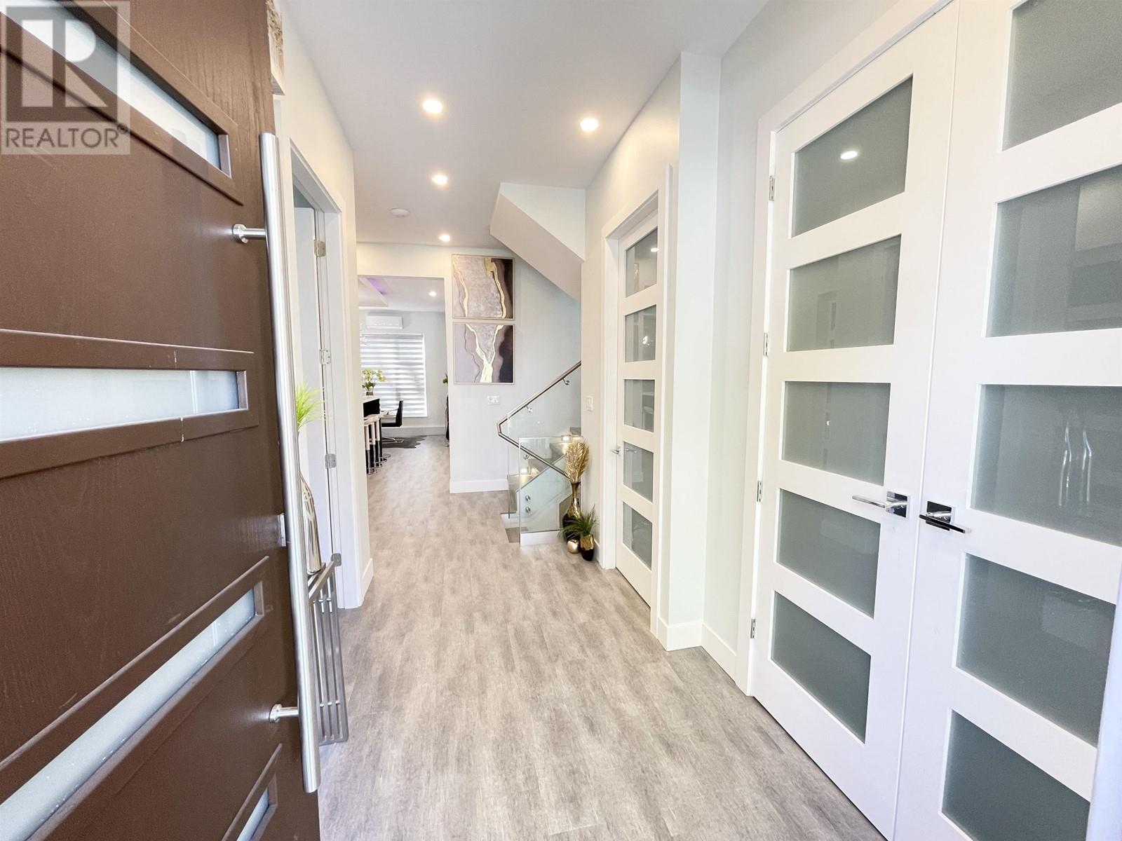 2460 E 19th Avenue, Vancouver, British Columbia  V5M 2R9 - Photo 4 - R2796338