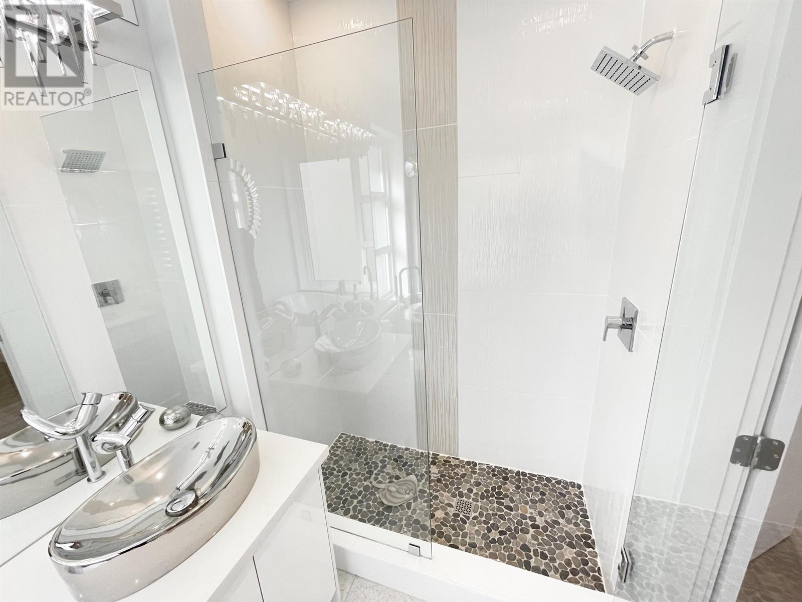 2460 E 19th Avenue, Vancouver, British Columbia  V5M 2R9 - Photo 23 - R2796338