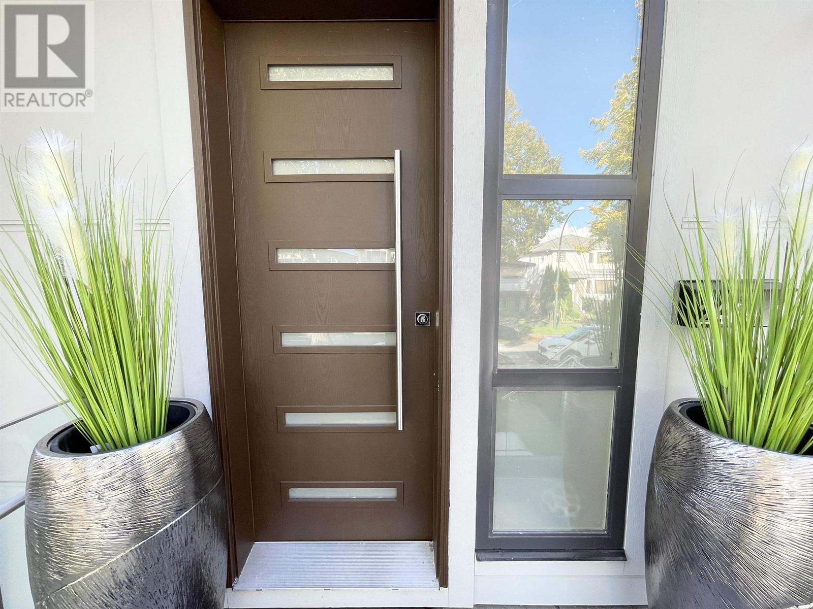 2460 E 19th Avenue, Vancouver, British Columbia  V5M 2R9 - Photo 3 - R2796338