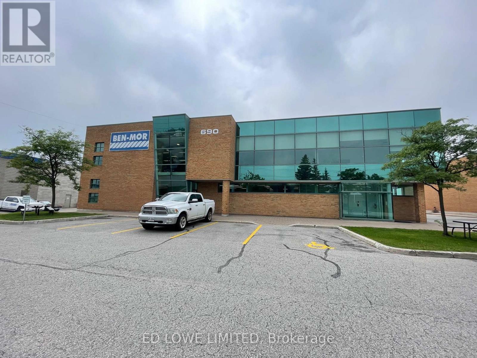690 BAYVIEW DRIVE, barrie, Ontario