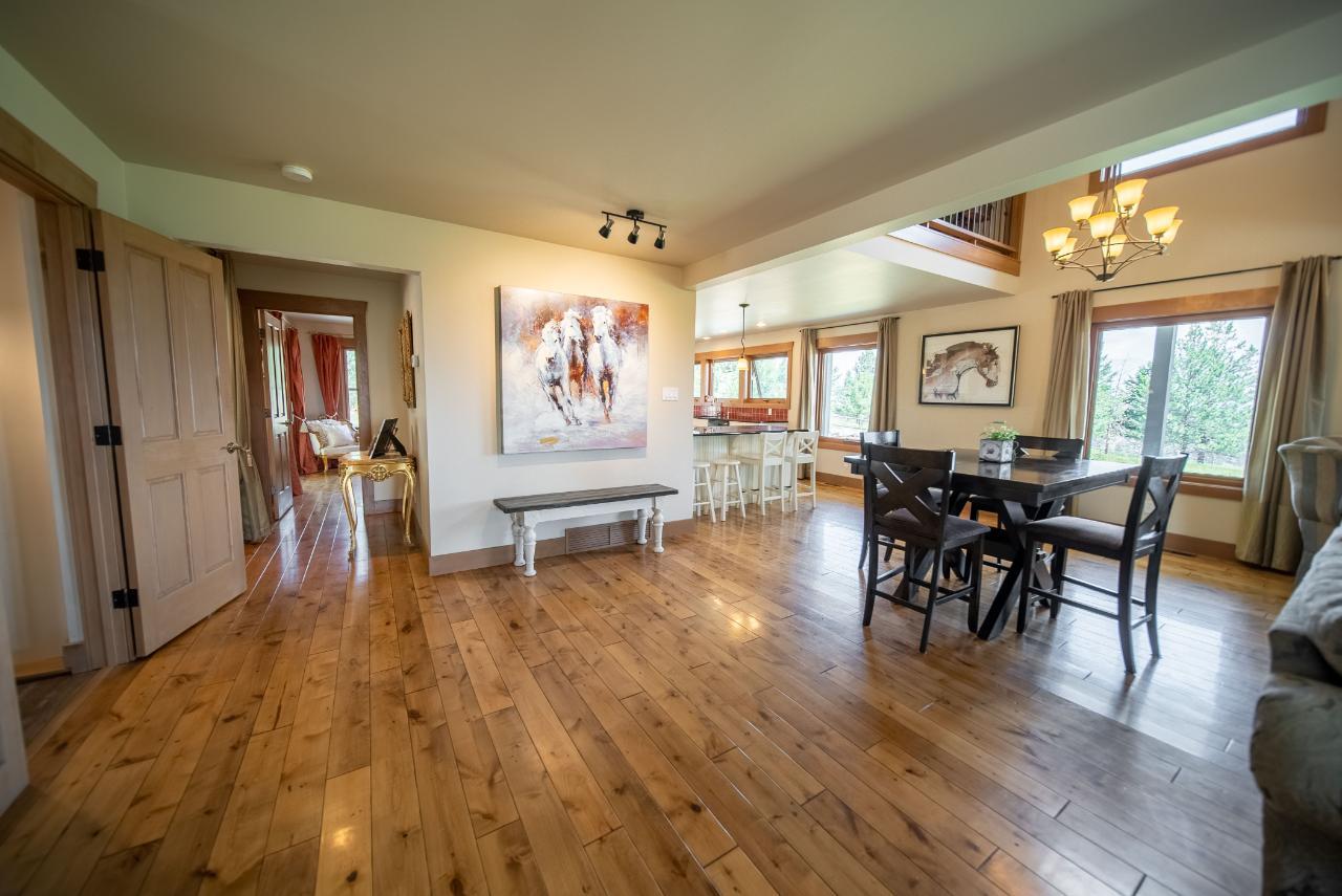 9656 Clearview Road, Cranbrook, British Columbia  V1C 7E2 - Photo 10 - 2472069