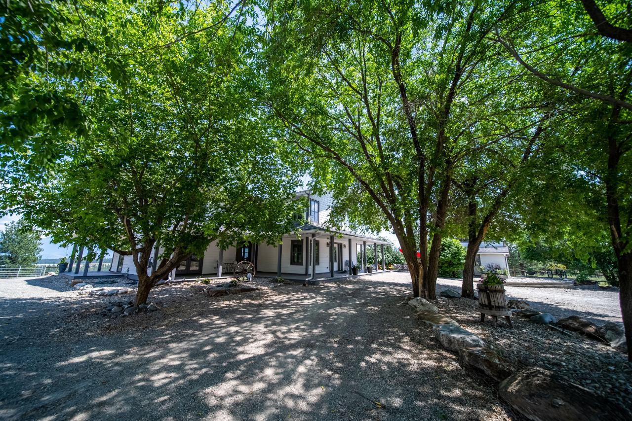 9656 Clearview Road, Cranbrook, British Columbia  V1C 7E2 - Photo 2 - 2472069