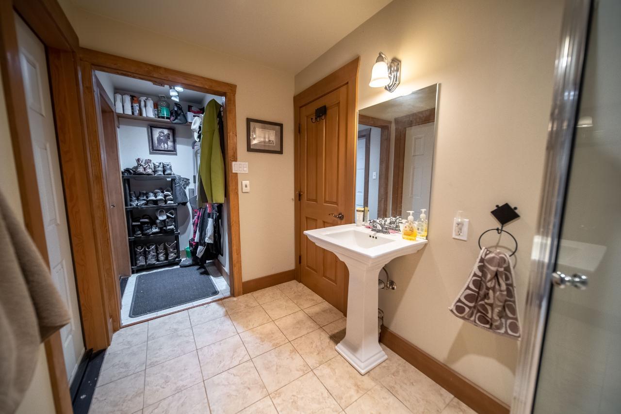 9656 Clearview Road, Cranbrook, British Columbia  V1C 7E2 - Photo 25 - 2472069