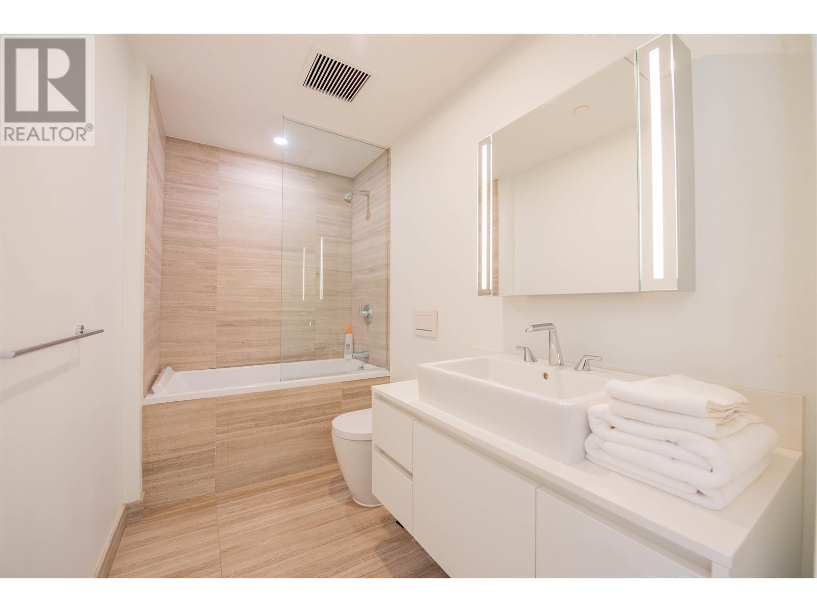 802 1480 Howe Street, Vancouver, British Columbia  V6Z 0G5 - Photo 3 - R2795703