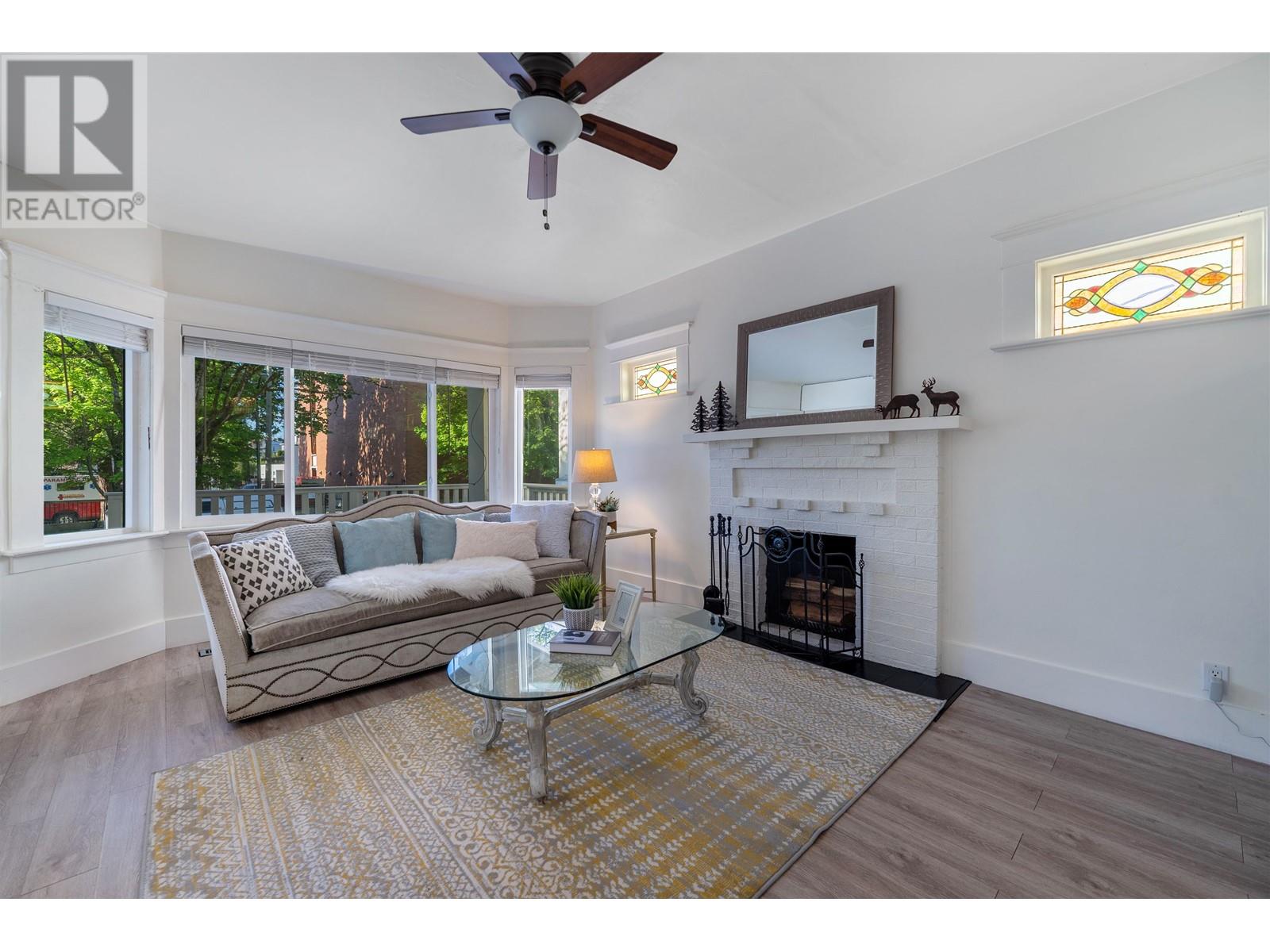 2085 W 45th Avenue, Vancouver, British Columbia  V6M 2H8 - Photo 3 - R2796821