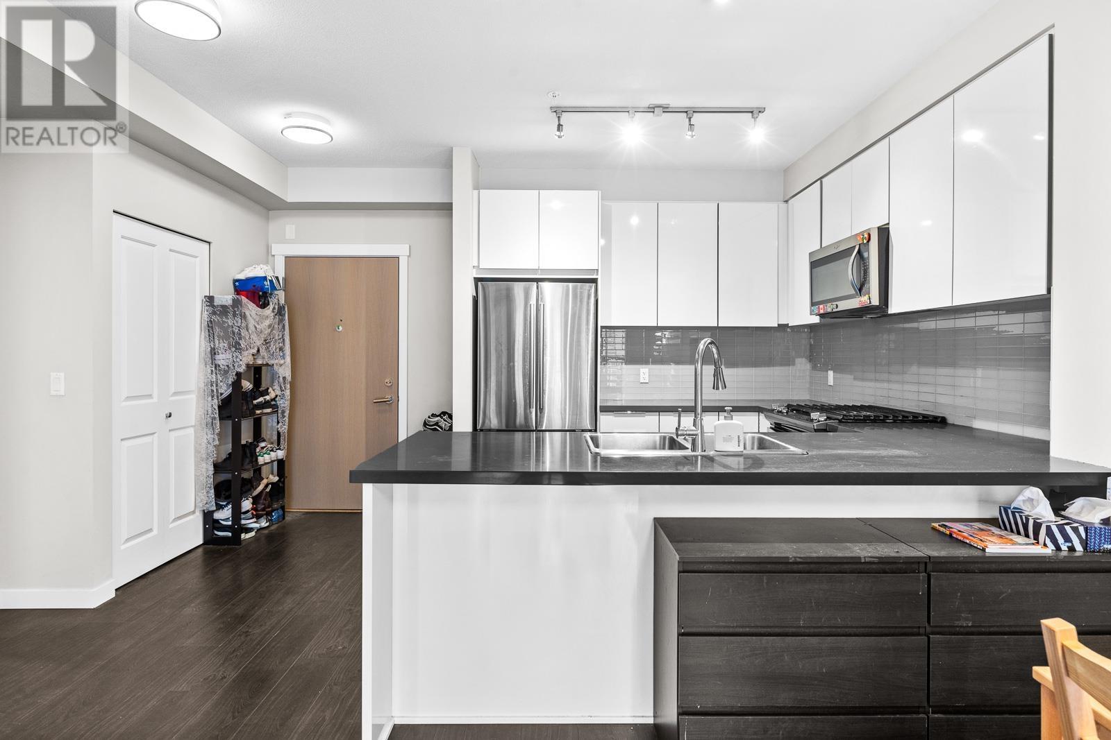 302 609 Cottonwood Avenue, Coquitlam, British Columbia  V3J 0H2 - Photo 6 - R2796857