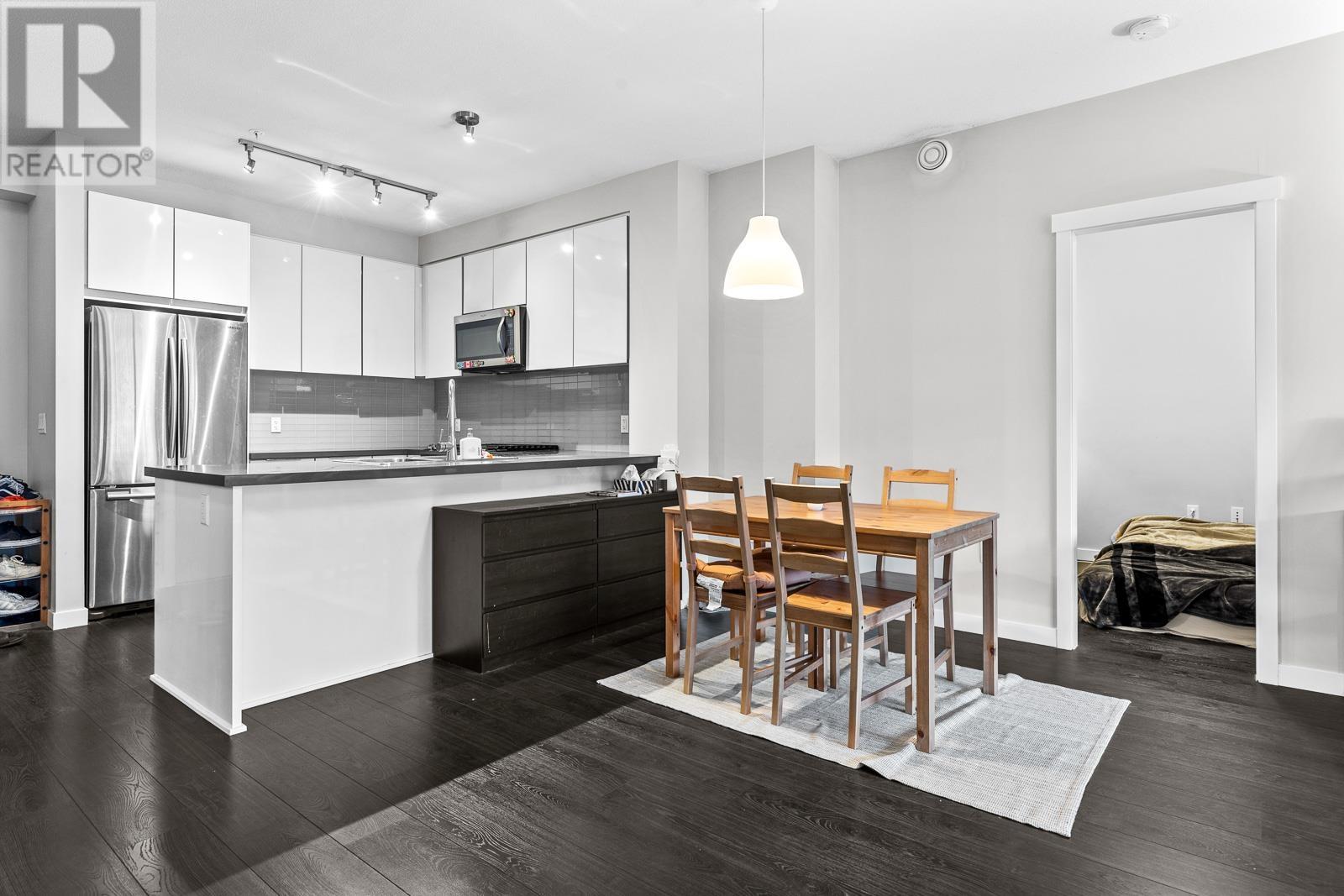 302 609 Cottonwood Avenue, Coquitlam, British Columbia  V3J 0H2 - Photo 10 - R2796857