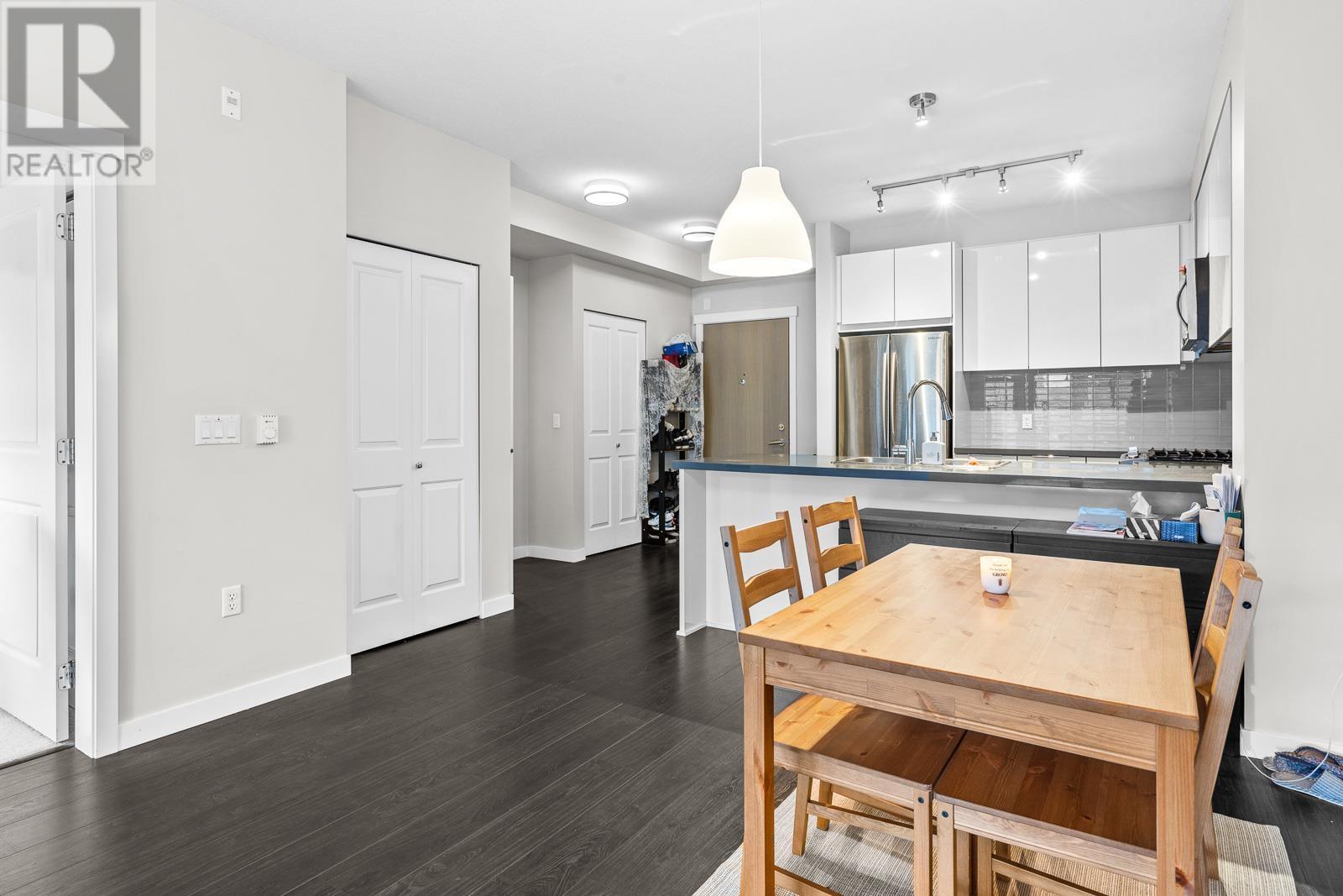 302 609 Cottonwood Avenue, Coquitlam, British Columbia  V3J 0H2 - Photo 11 - R2796857