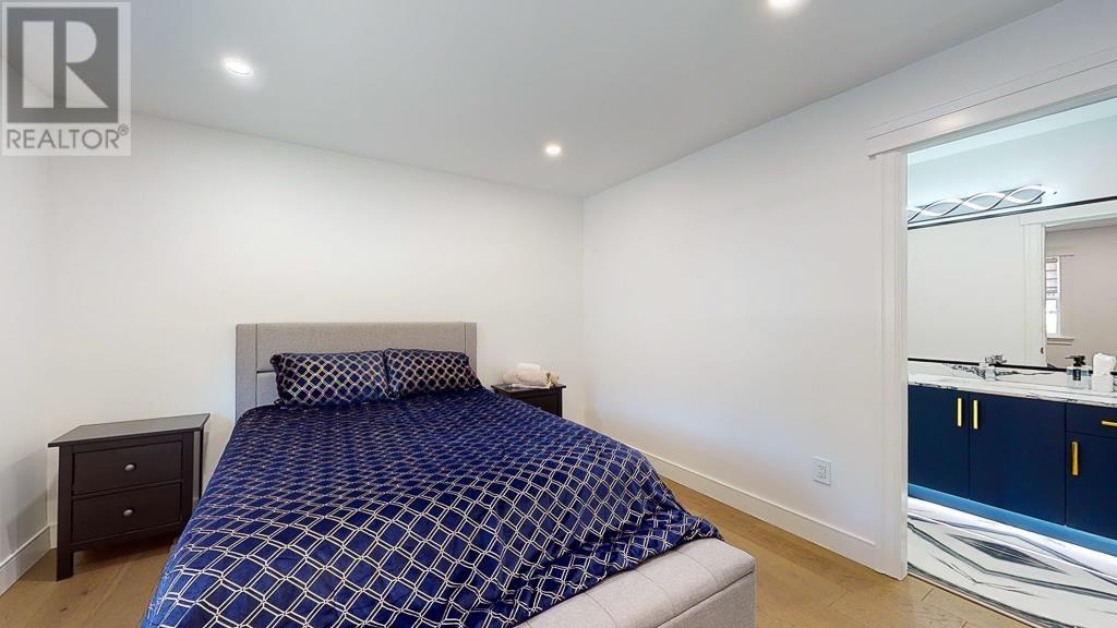 1102 Largo Road, Roberts Creek, British Columbia  V0N 2W2 - Photo 8 - R2788854