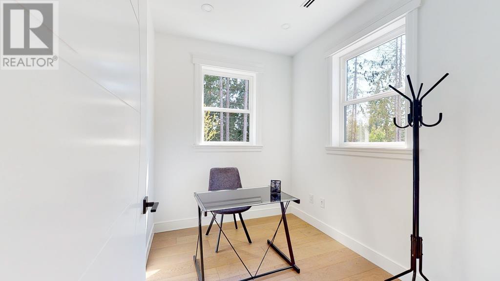 1102 Largo Road, Roberts Creek, British Columbia  V0N 2W2 - Photo 24 - R2788854