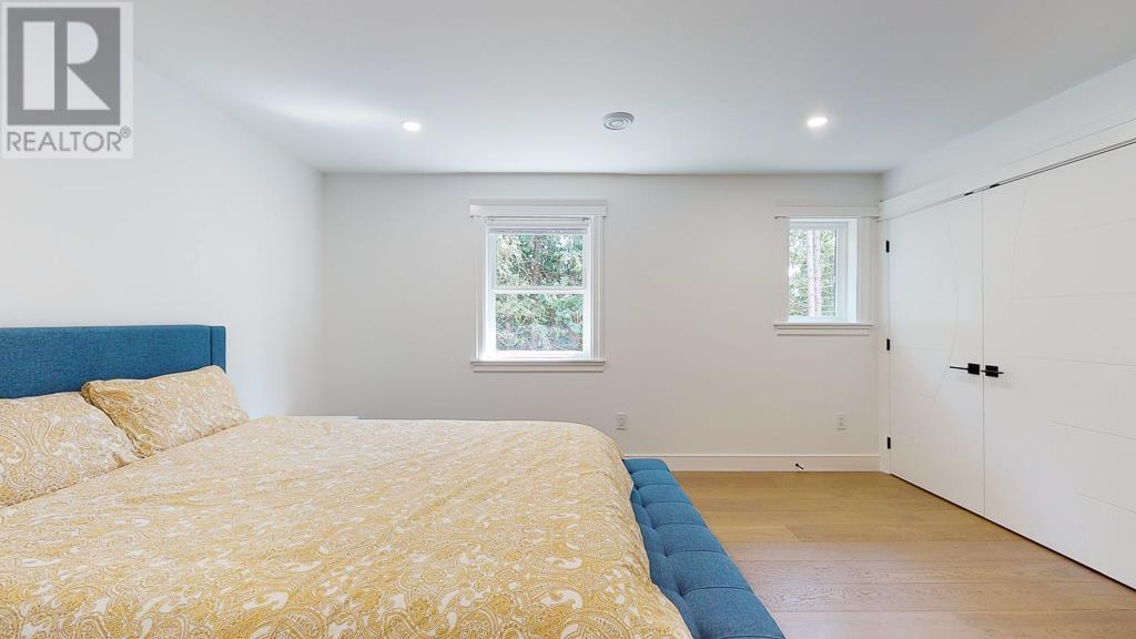 1102 Largo Road, Roberts Creek, British Columbia  V0N 2W2 - Photo 10 - R2788854