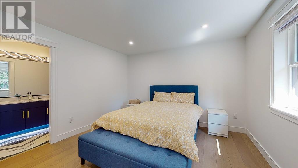 1102 Largo Road, Roberts Creek, British Columbia  V0N 2W2 - Photo 11 - R2788854