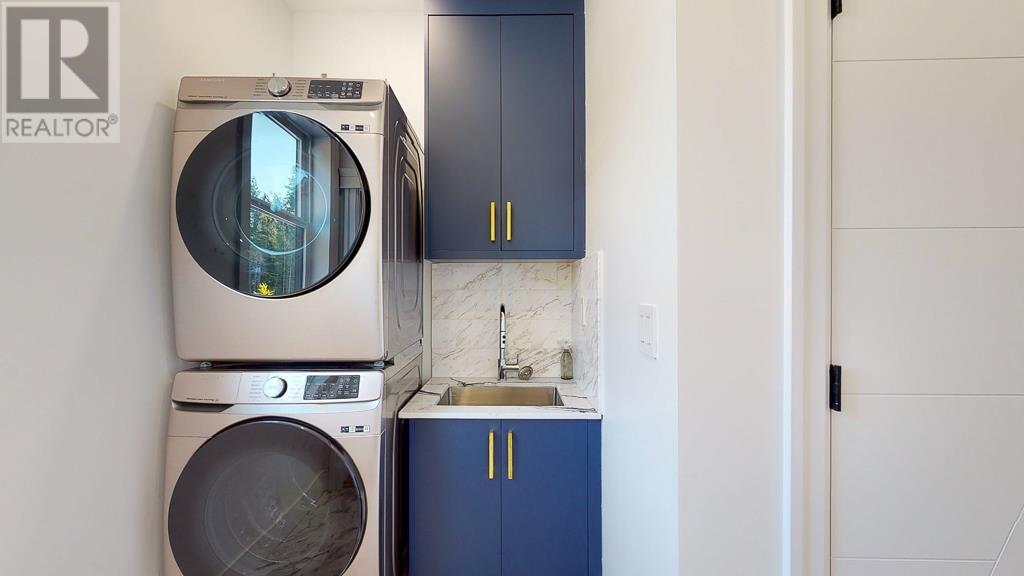 1102 Largo Road, Roberts Creek, British Columbia  V0N 2W2 - Photo 34 - R2788854