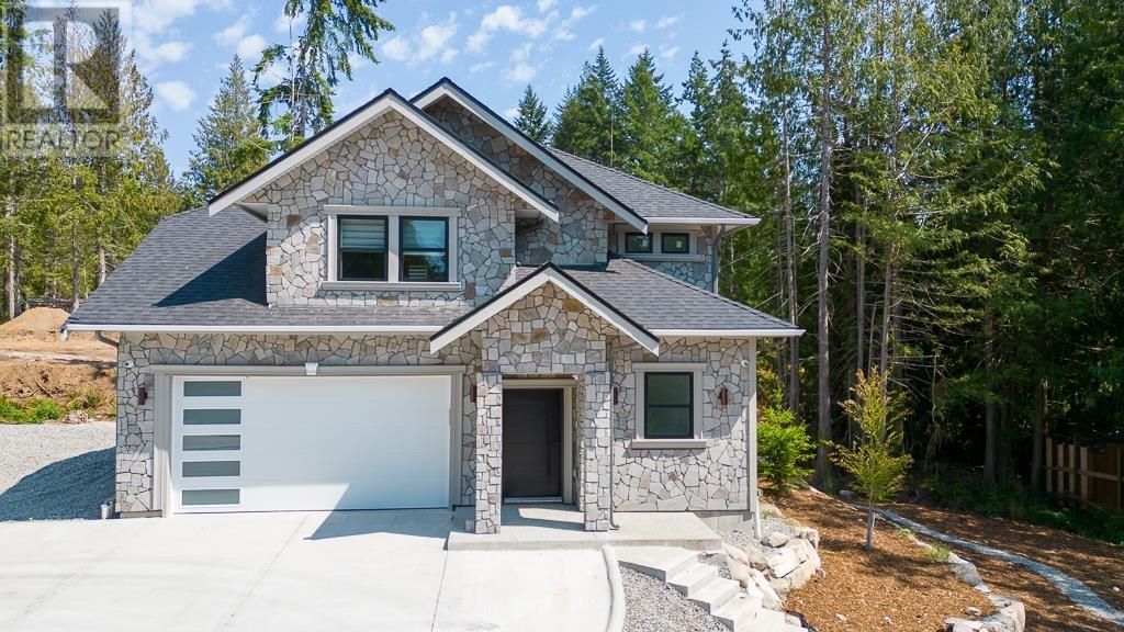 1102 Largo Road, Roberts Creek, British Columbia  V0N 2W2 - Photo 1 - R2788854