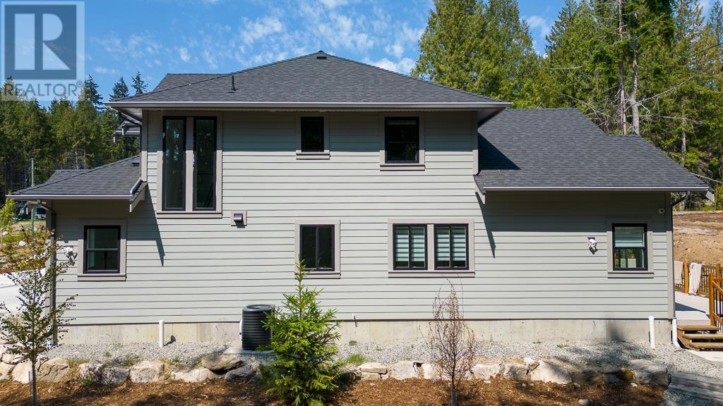 1102 Largo Road, Roberts Creek, British Columbia  V0N 2W2 - Photo 7 - R2788854