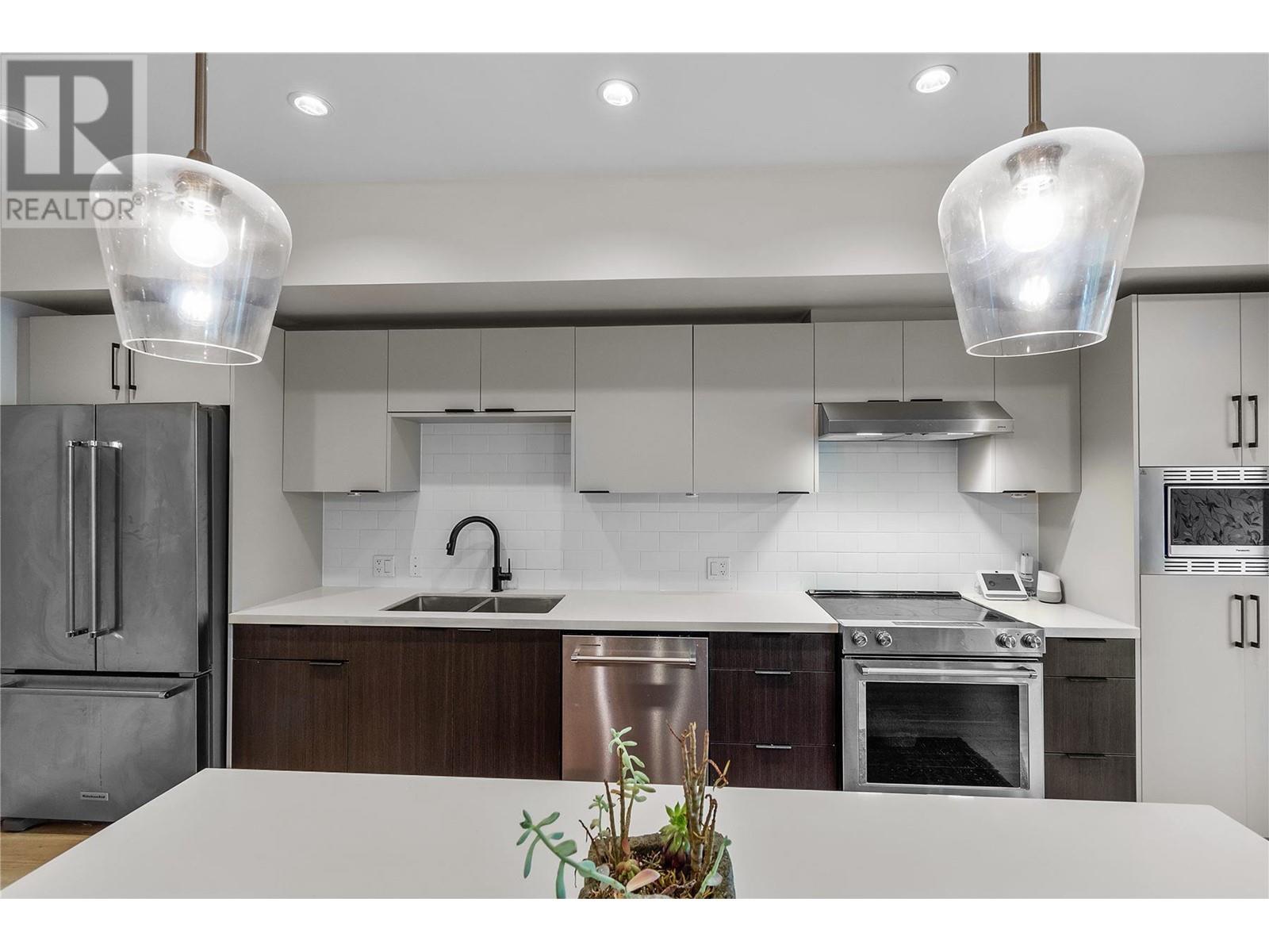 2303 Clarke Street, Port Moody, British Columbia  V3H 0M6 - Photo 6 - R2797072
