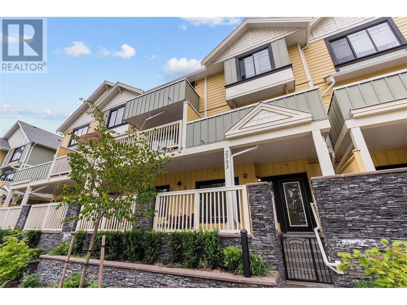 2303 CLARKE STREET, port moody, British Columbia