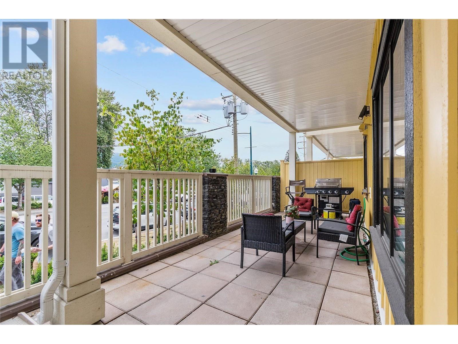2303 Clarke Street, Port Moody, British Columbia  V3H 0M6 - Photo 2 - R2797072