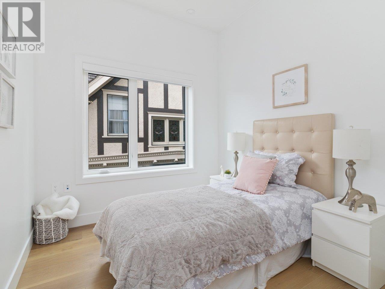 1207 W 16th Avenue, Vancouver, British Columbia  V6H 1S8 - Photo 8 - R2797163