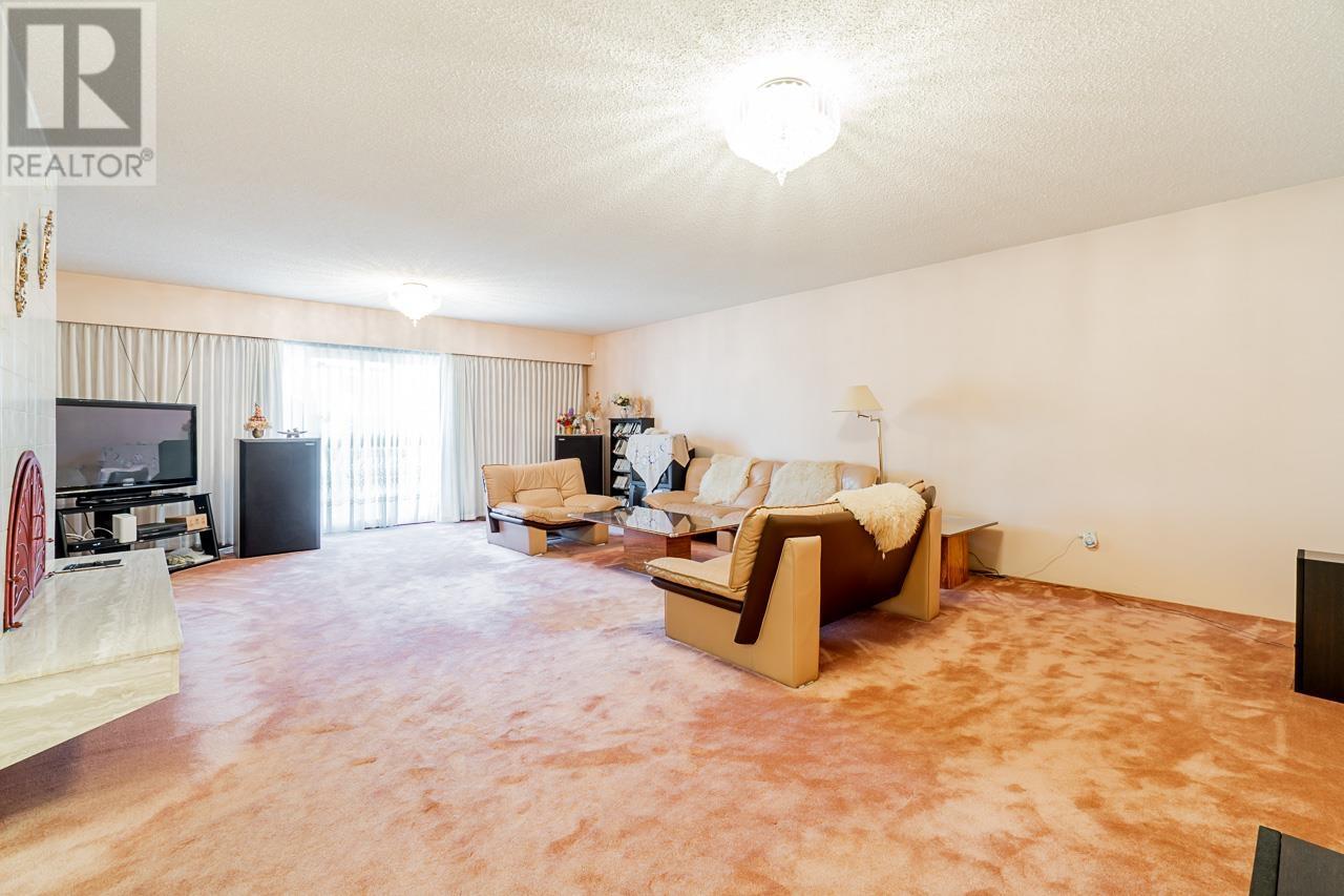 7253 Queenston Court, Burnaby, British Columbia  V5A 3M5 - Photo 12 - R2797154