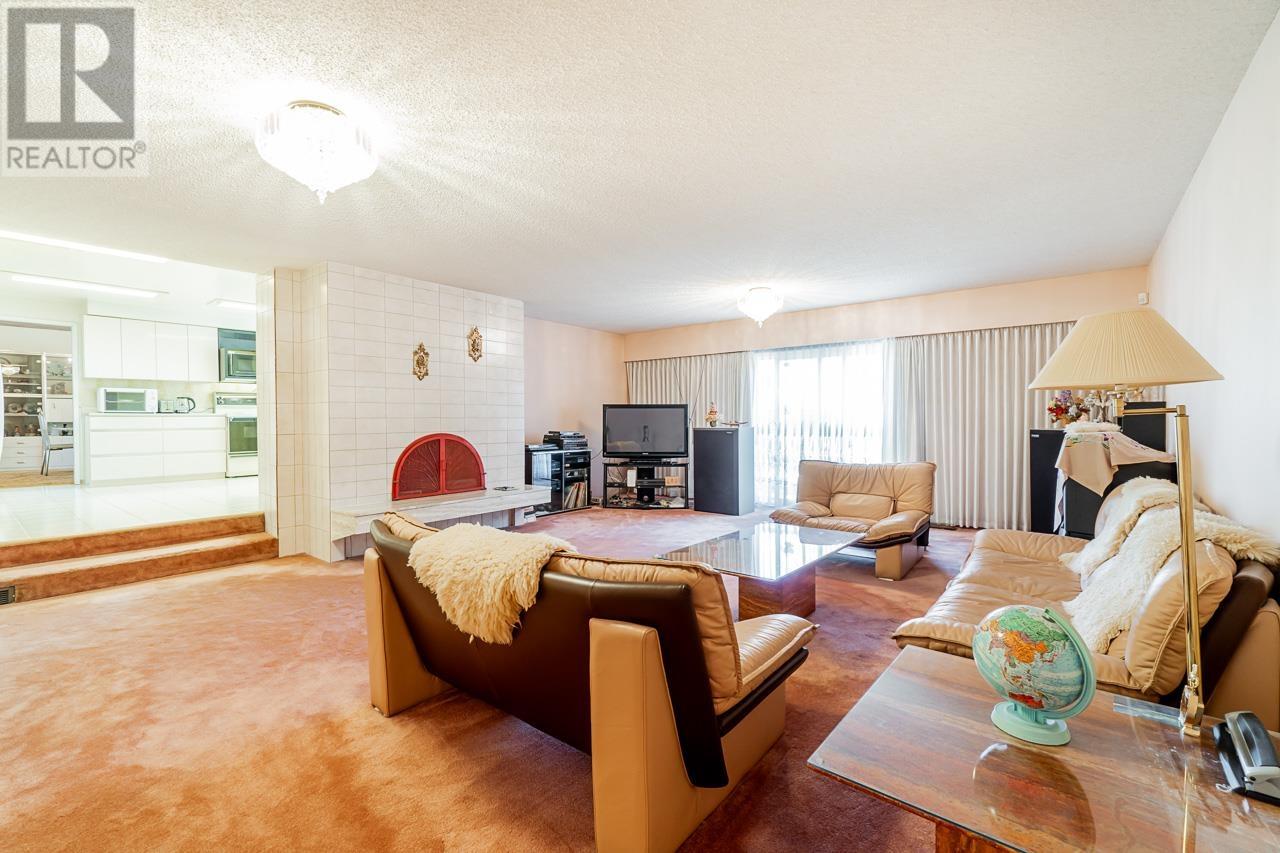 7253 Queenston Court, Burnaby, British Columbia  V5A 3M5 - Photo 13 - R2797154