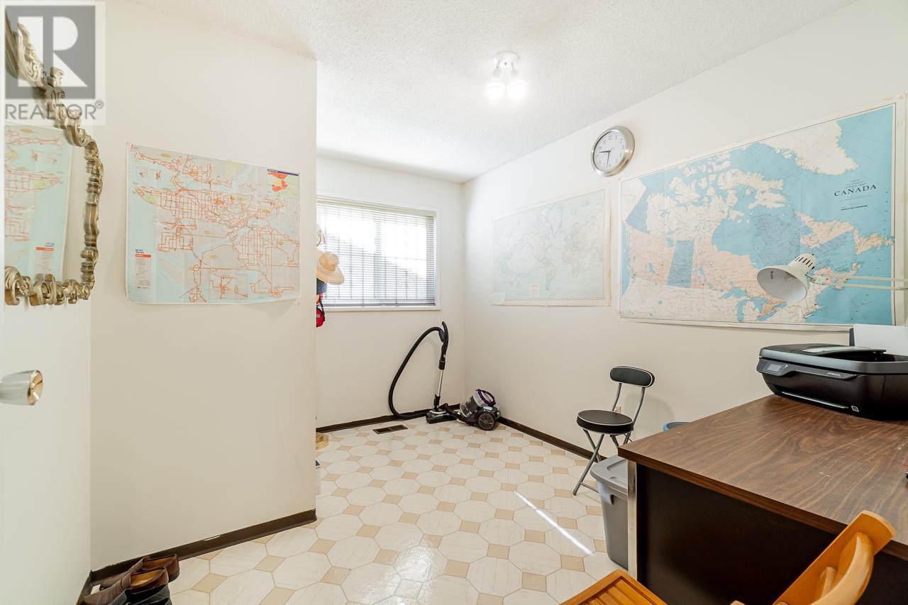 7253 Queenston Court, Burnaby, British Columbia  V5A 3M5 - Photo 16 - R2797154