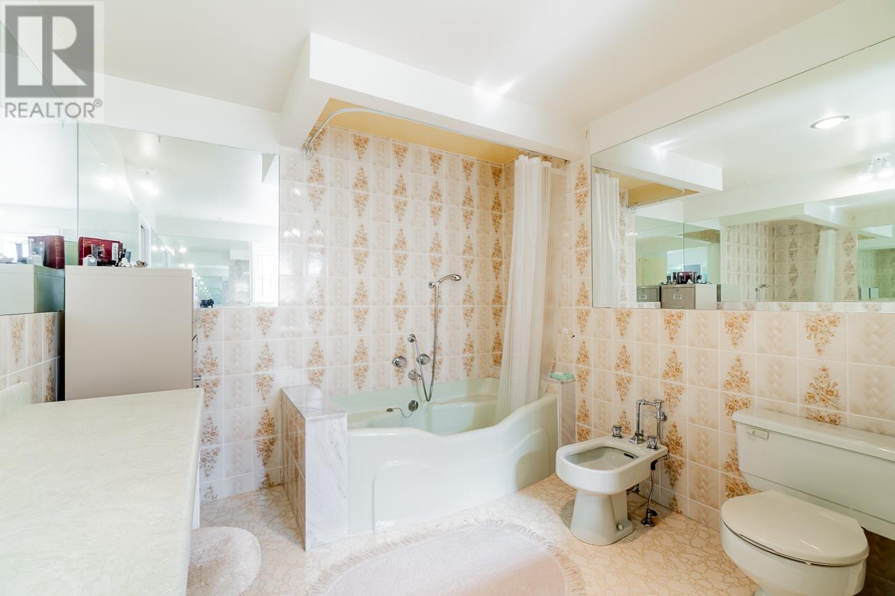 7253 Queenston Court, Burnaby, British Columbia  V5A 3M5 - Photo 20 - R2797154