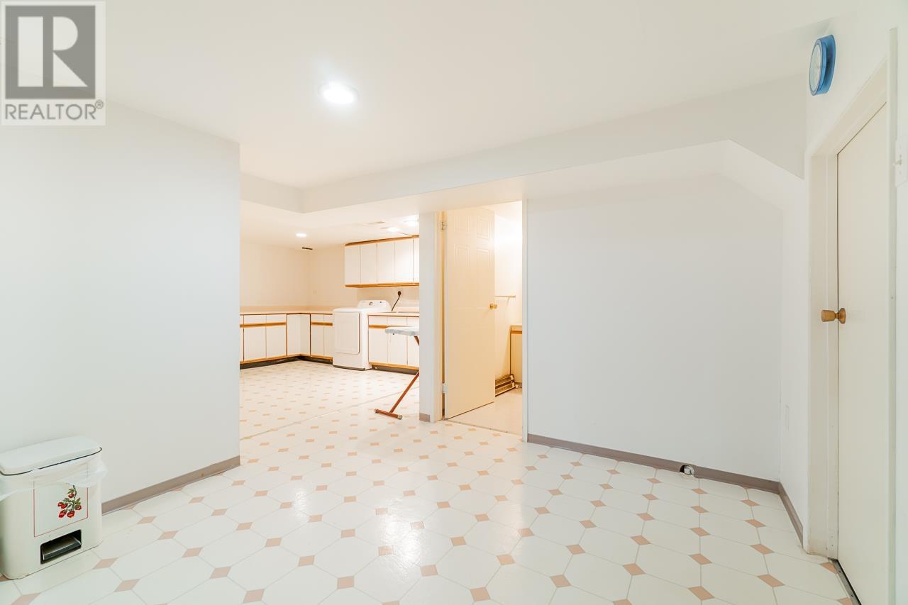 7253 Queenston Court, Burnaby, British Columbia  V5A 3M5 - Photo 32 - R2797154