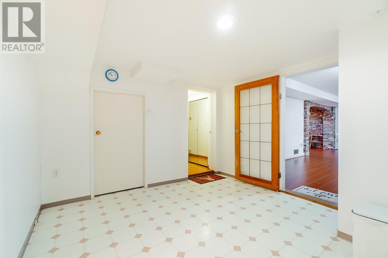 7253 Queenston Court, Burnaby, British Columbia  V5A 3M5 - Photo 35 - R2797154