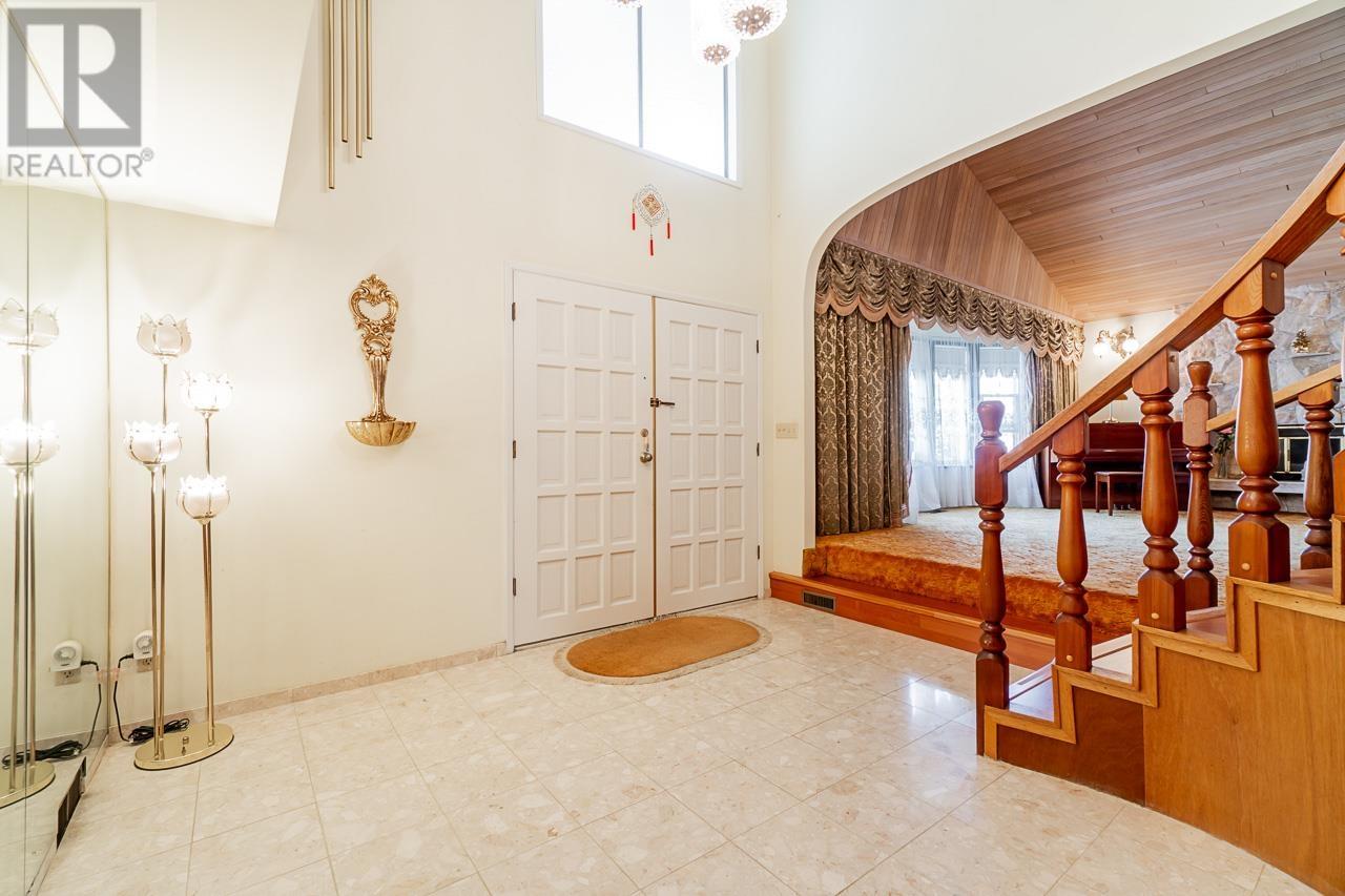 7253 Queenston Court, Burnaby, British Columbia  V5A 3M5 - Photo 4 - R2797154