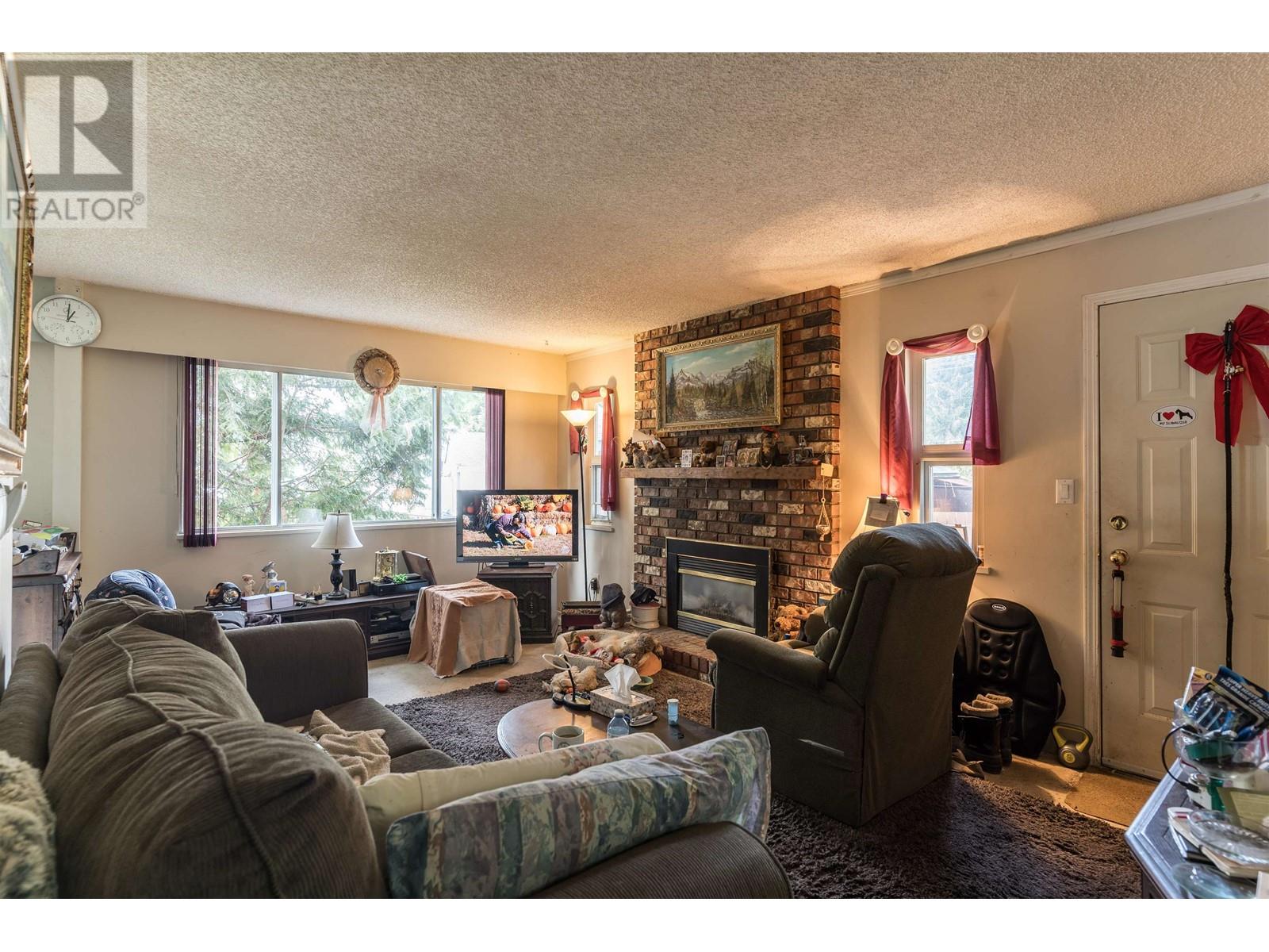 11750 Fraserview Street, Maple Ridge, British Columbia V2X 8A8