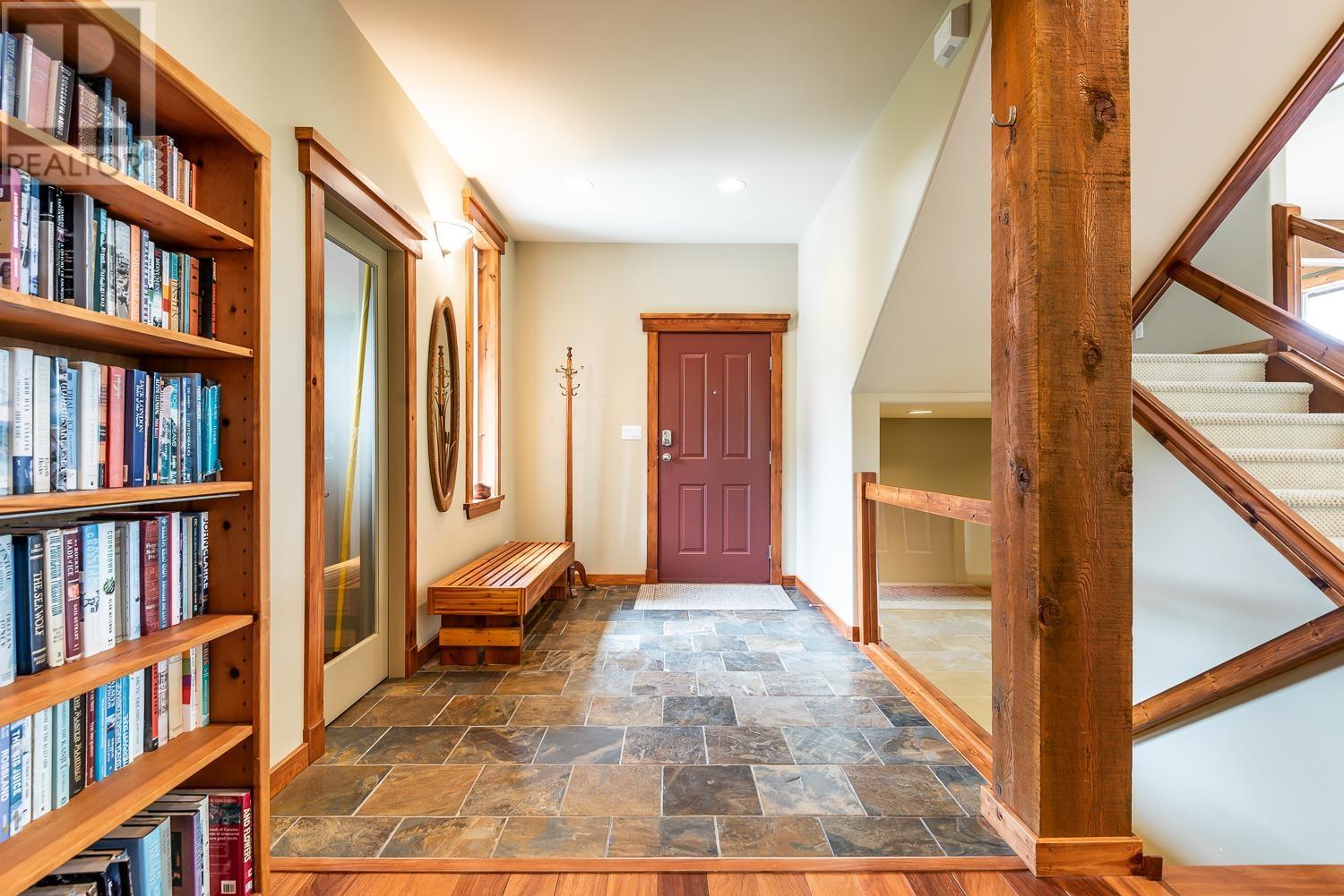 1011 Panorama Place, Squamish, British Columbia  V8B 0B8 - Photo 5 - R2795750