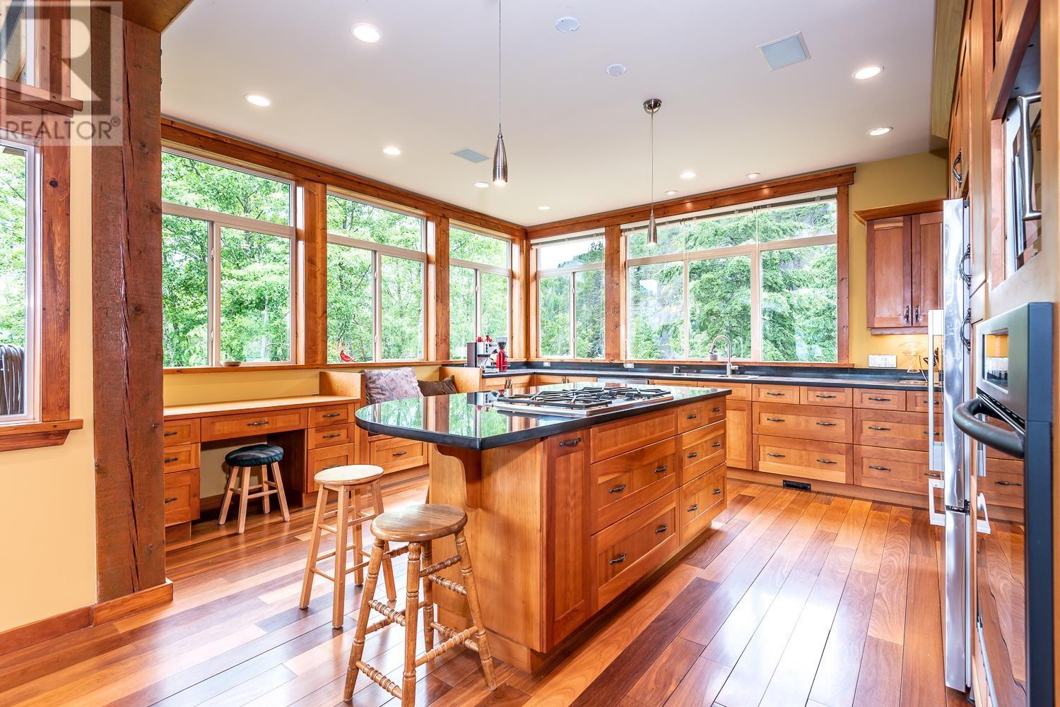 1011 Panorama Place, Squamish, British Columbia  V8B 0B8 - Photo 10 - R2795750