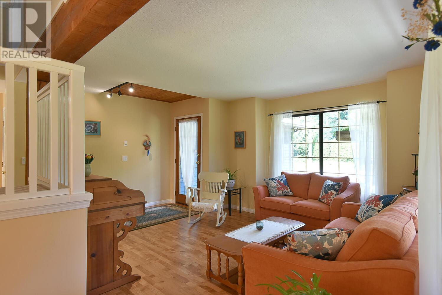 7865 Lohn Road, Halfmoon Bay, British Columbia  V7Z 1C5 - Photo 7 - R2797127