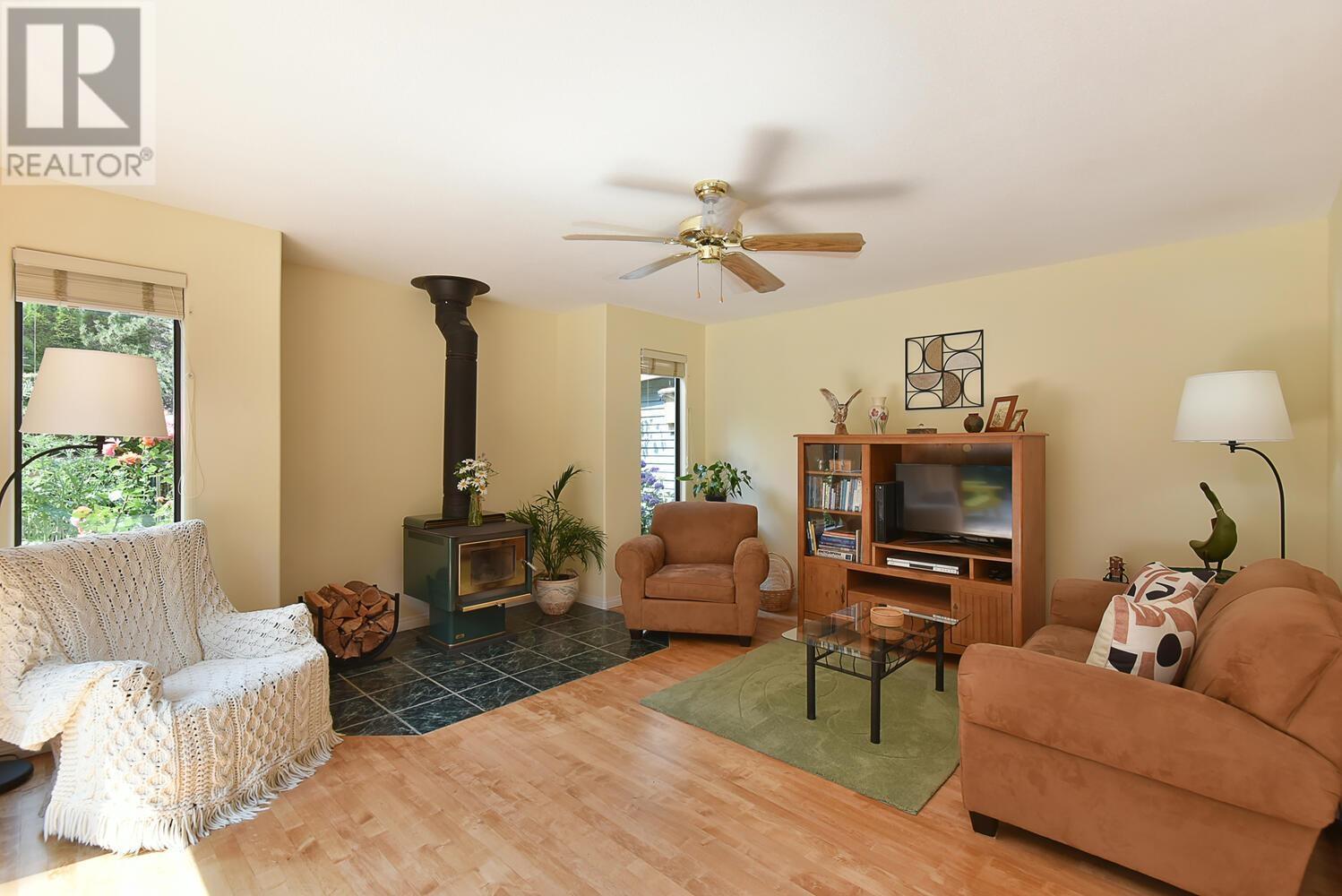 7865 Lohn Road, Halfmoon Bay, British Columbia  V7Z 1C5 - Photo 14 - R2797127