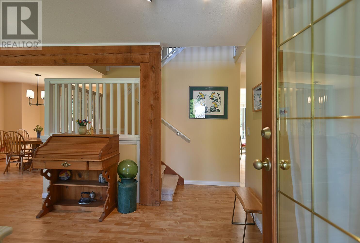 7865 Lohn Road, Halfmoon Bay, British Columbia  V7Z 1C5 - Photo 5 - R2797127