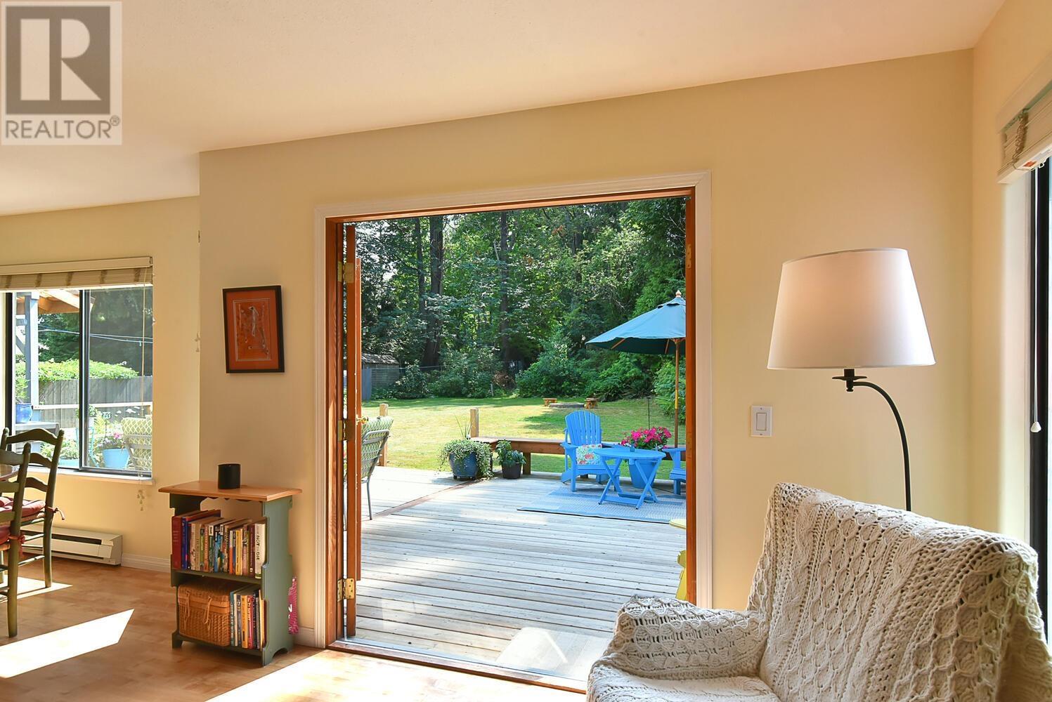 7865 Lohn Road, Halfmoon Bay, British Columbia  V7Z 1C5 - Photo 15 - R2797127