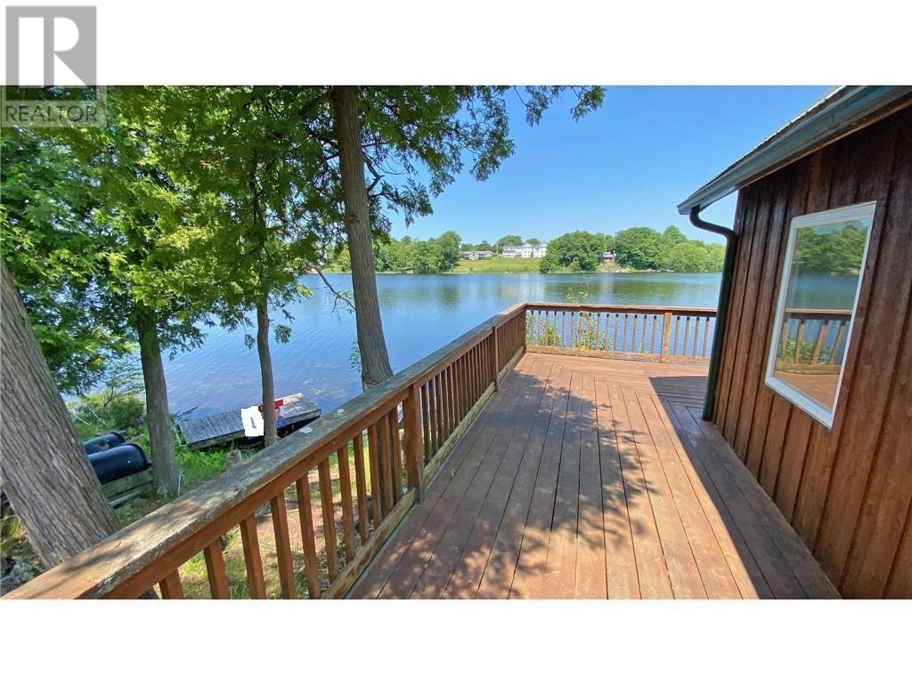 561 GRACEYS ISLAND Sharbot Lake