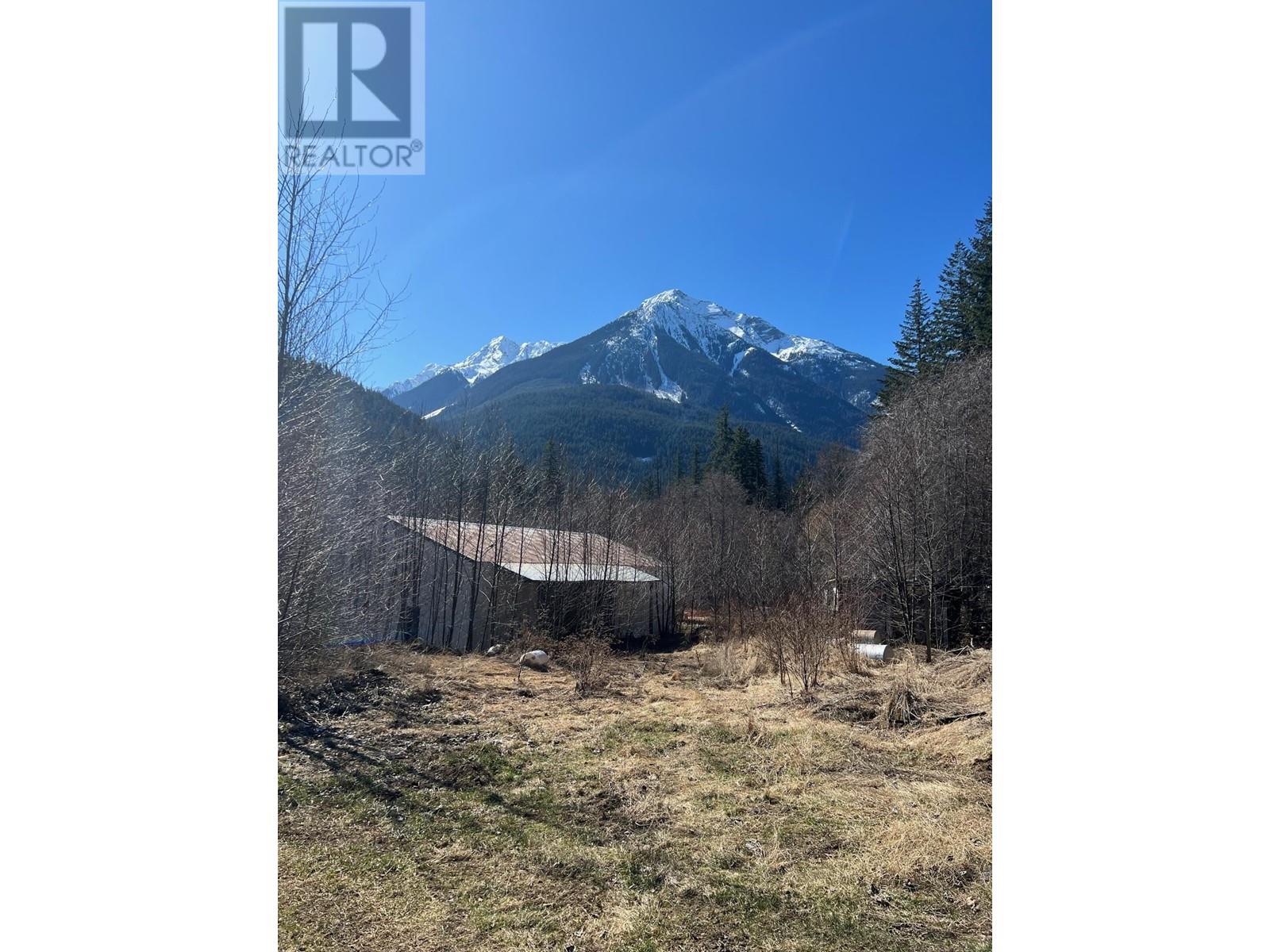 9282 Pemberton Portage Road, Pemberton, British Columbia  V0N 1L0 - Photo 5 - R2797181