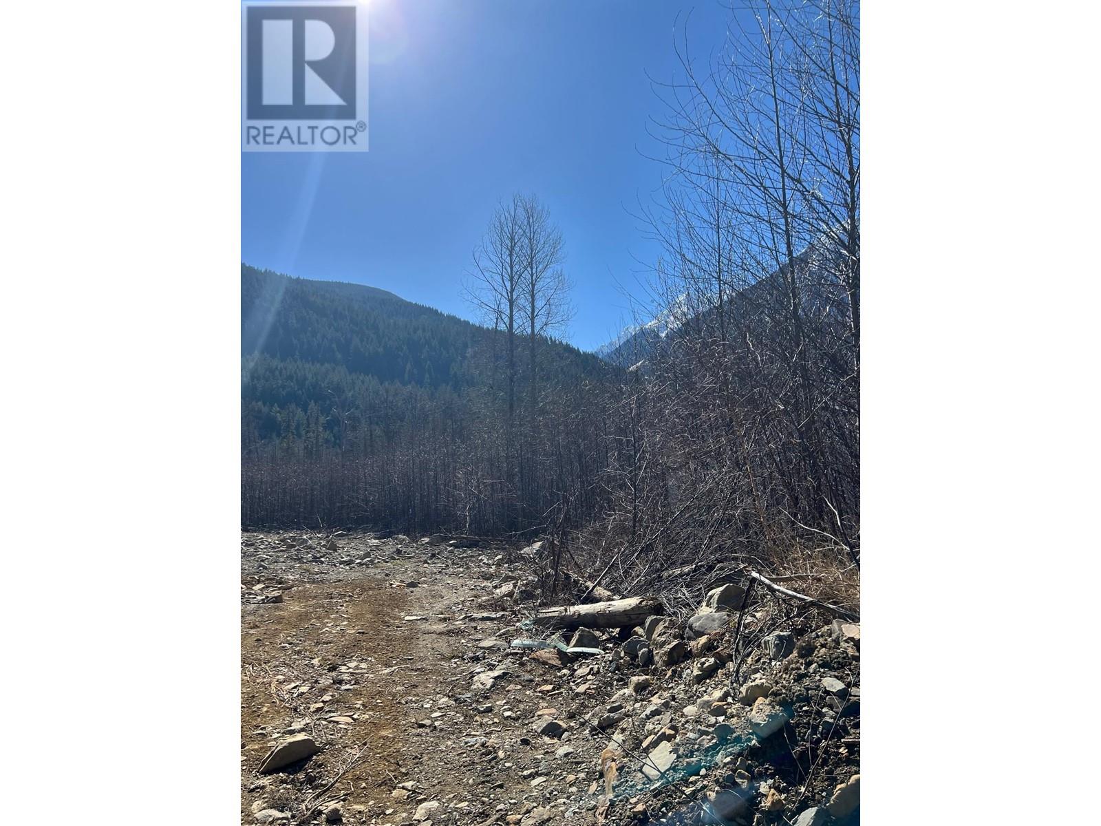 9282 Pemberton Portage Road, Pemberton, British Columbia  V0N 1L0 - Photo 6 - R2797181