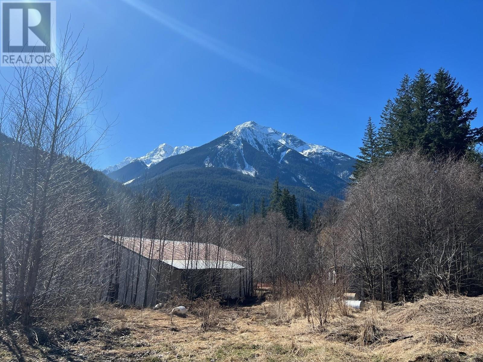 9282 Pemberton Portage Road, Pemberton, British Columbia  V0N 1L0 - Photo 4 - R2797181