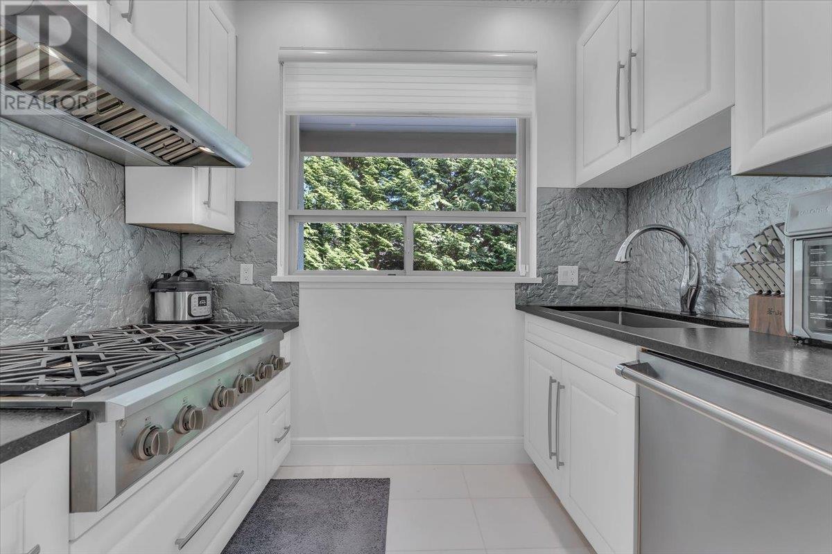 3151 Plateau Boulevard, Coquitlam, British Columbia  V3E 3A8 - Photo 14 - R2797012