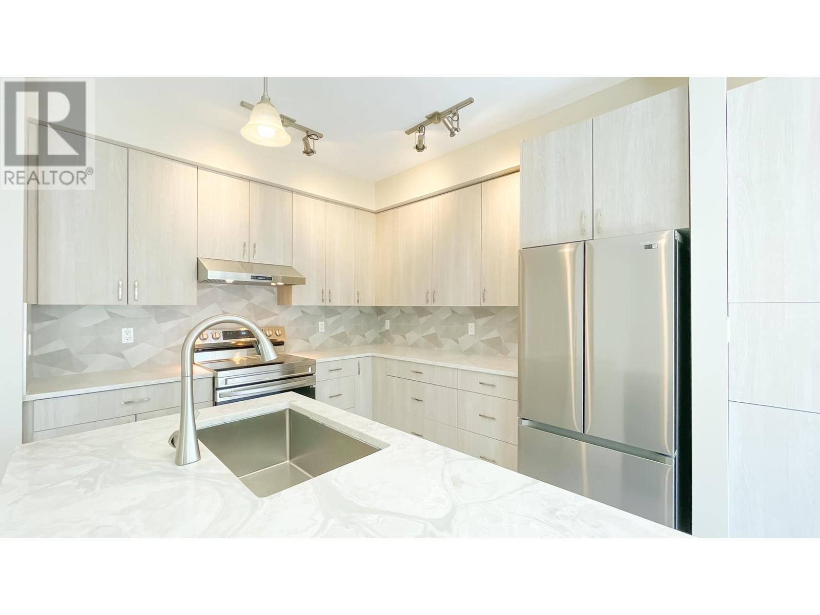 888 W 58th Avenue, Vancouver, British Columbia  V6P 6Y3 - Photo 3 - R2786497