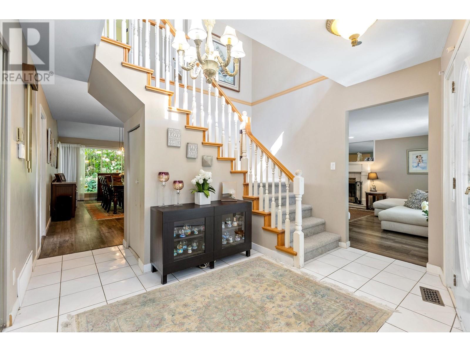 229 Rabbit Lane, West Vancouver, British Columbia  V7S 3B9 - Photo 3 - R2796642