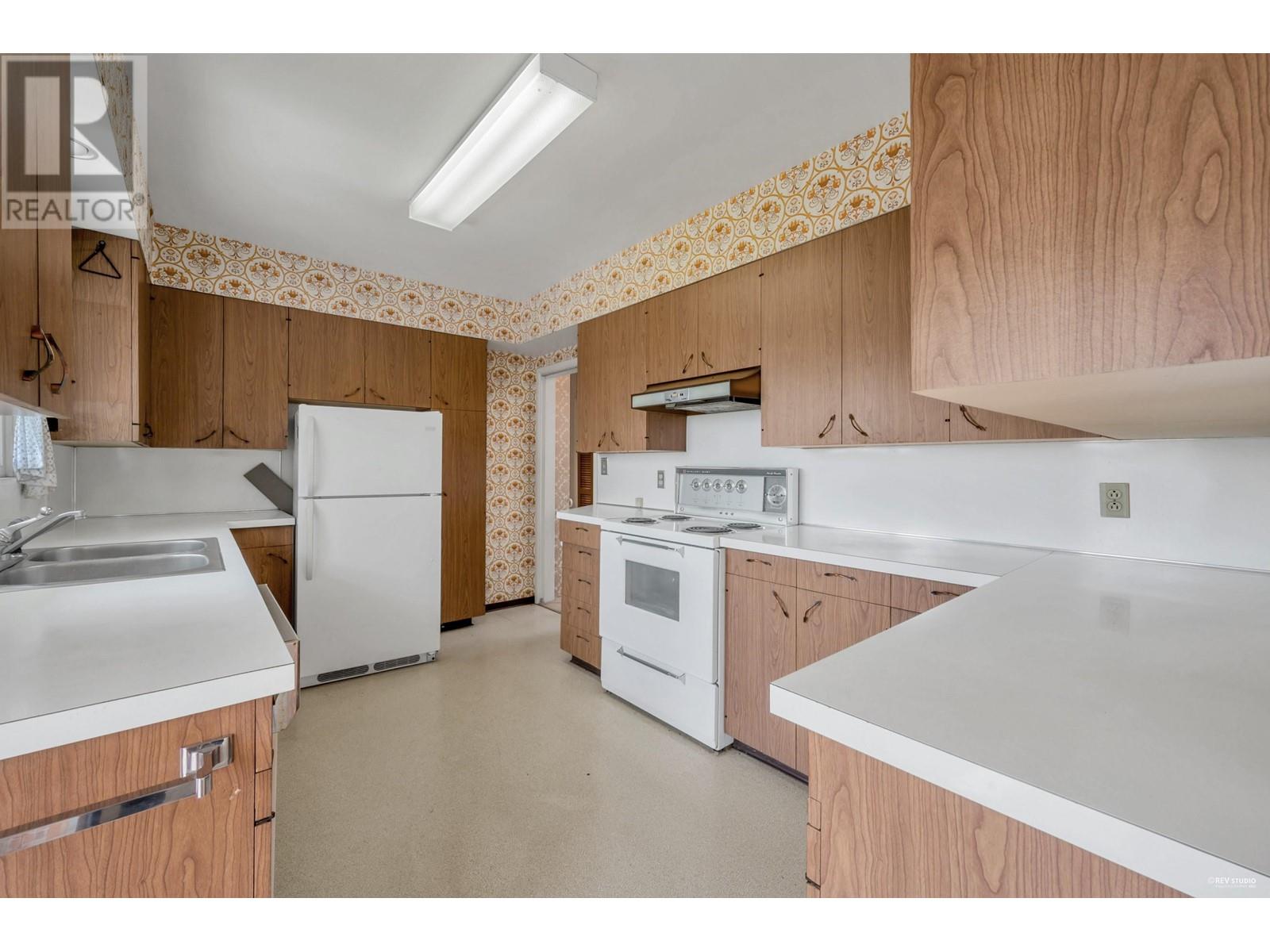 5350 Patrick Street, Burnaby, British Columbia  V5J 3B3 - Photo 11 - R2797336