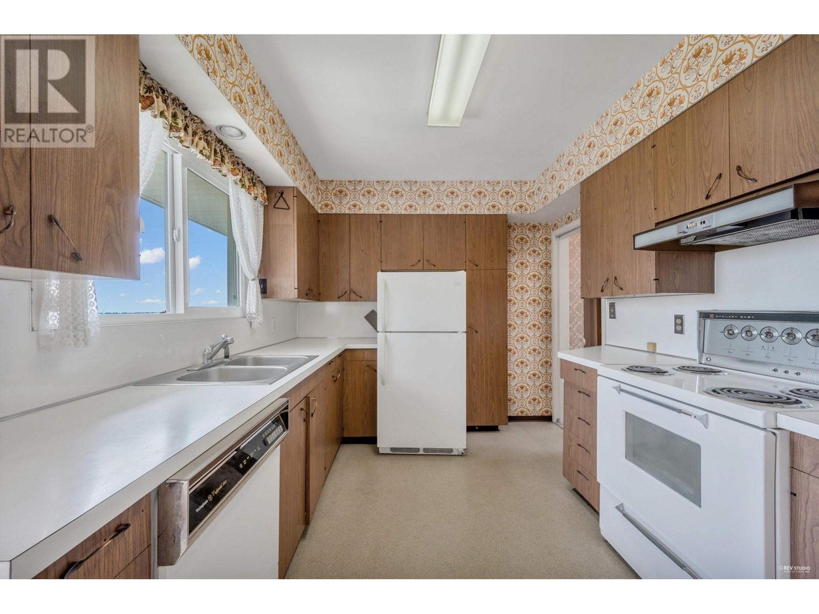 5350 Patrick Street, Burnaby, British Columbia  V5J 3B3 - Photo 12 - R2797336